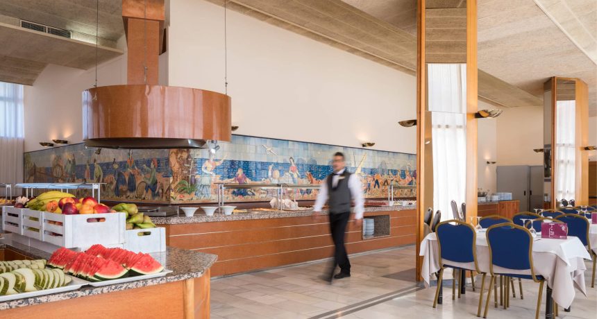 buffet--restaurant---htop-platja-park_52630051492_o