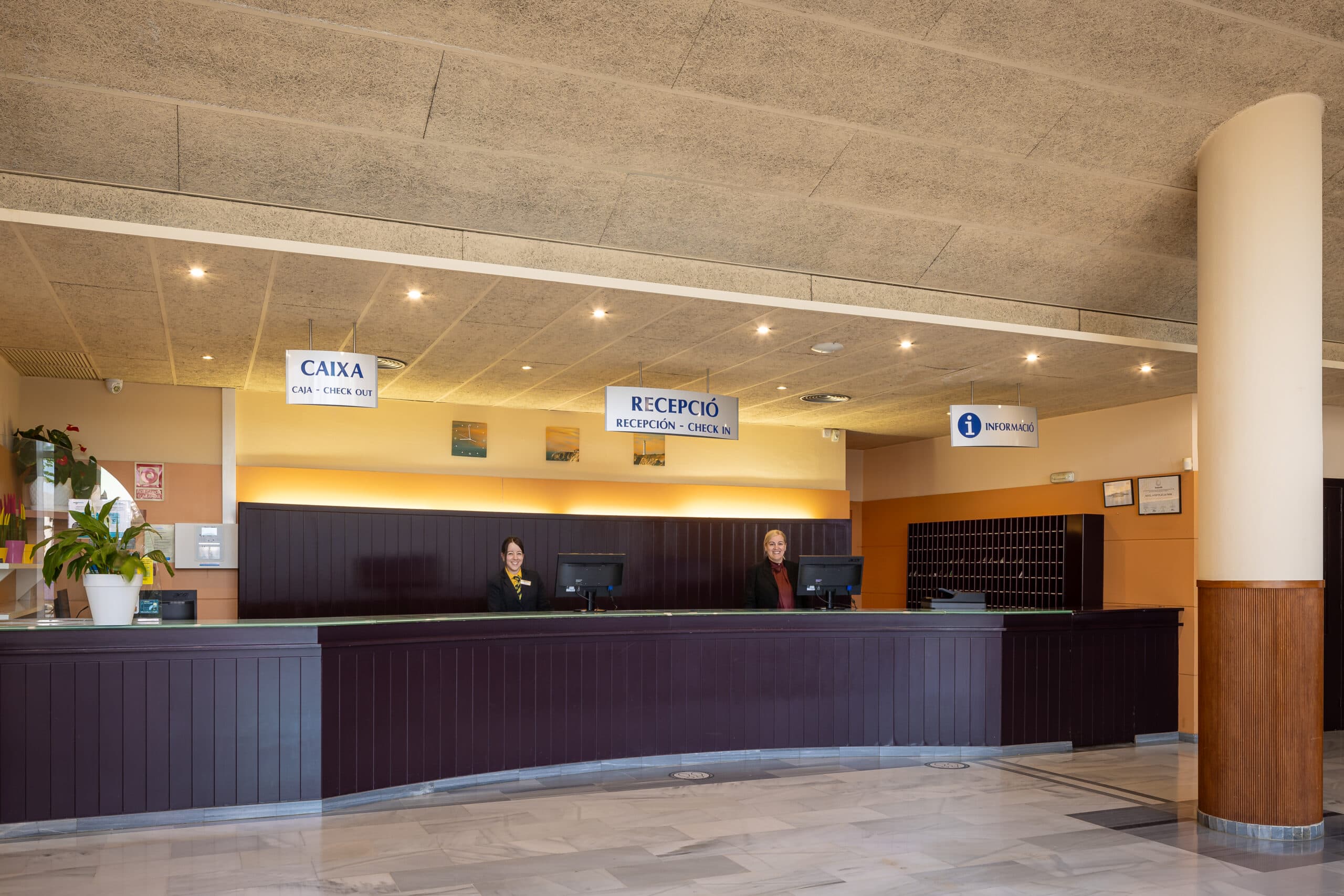 reception---htop-platja-park_52886165669_o