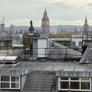 Vue panoramique de Londres avec Big Ben et le centre-ville.